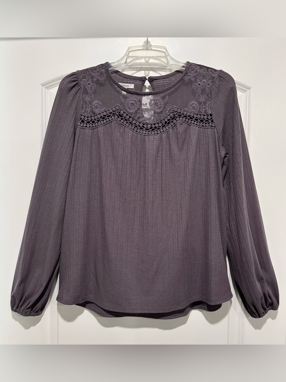 Maurice’s Women’s Gray Lace and Embroidery Yoke Long Sleeve Blouse Size S Small